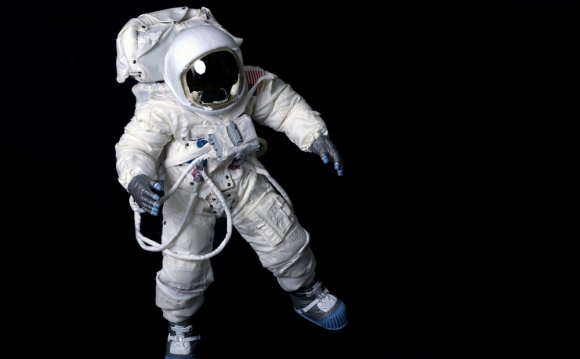 How to make astronaut costumes